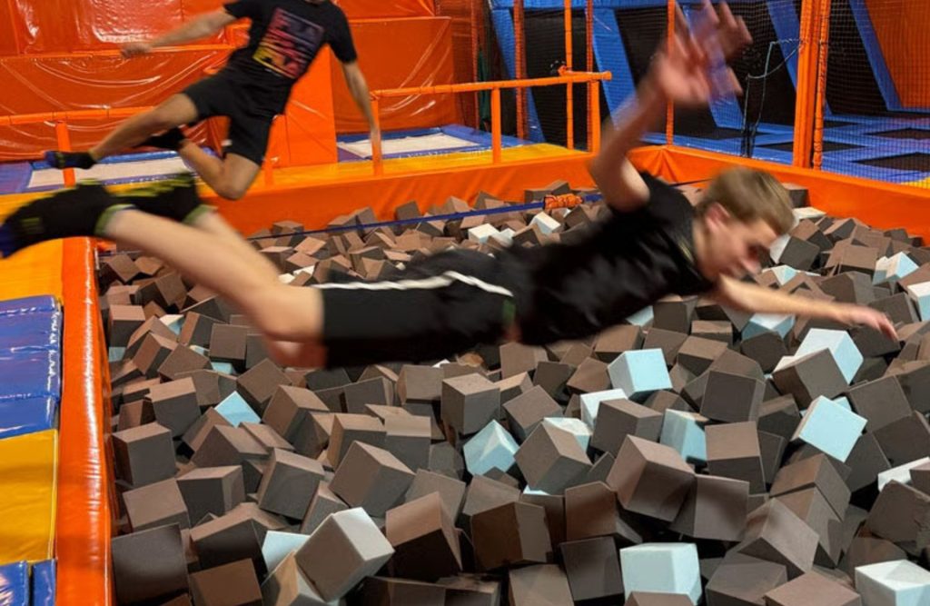 Jumping Sky Park Vinaròs - Clases de Acrobacias y Extraescolares in Sant Jordi
